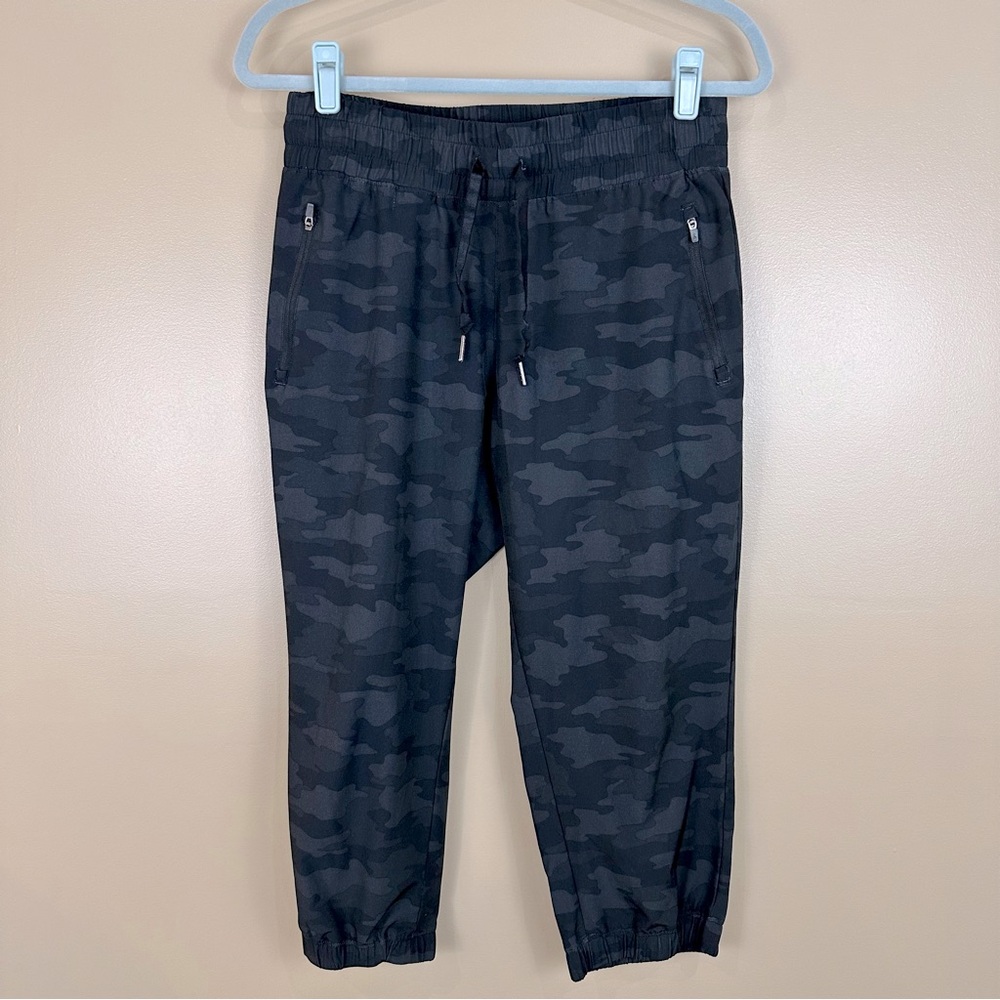 Kyodan Black Gray Camouflage Crop Jogger Pants Medium Casual Grunge